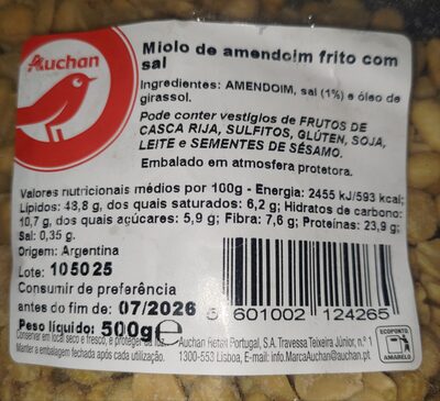 Miolo de amendoim frito com sal