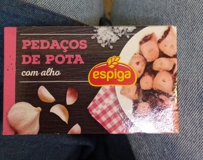 pedaços de pota com alho
